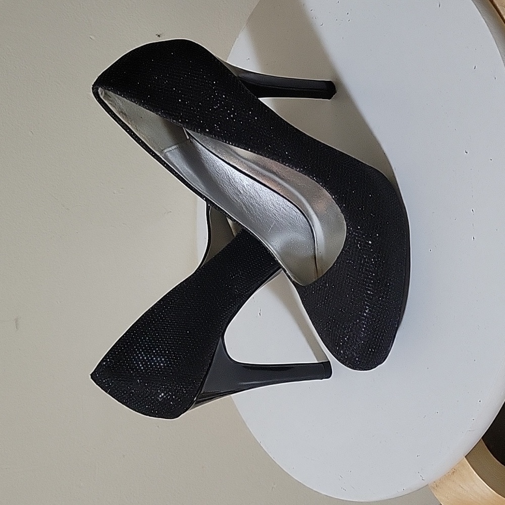 Black size 7